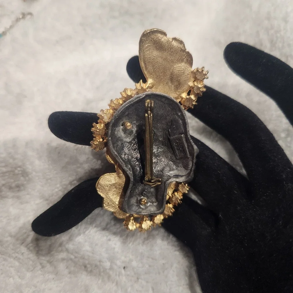 Art Deco Lady Face Pin Brooch‎ Gold Pewter Tone Rhinestone ultra craft